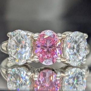 Radiant Cut Multi-Color Moissanite Wedding Band Sparkling Custom Bridal Ring Unique Pink and Clear Moissanite Anniversary Band zdjęcie 5
