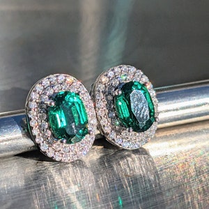 Zambiaanse Emerald Stud Oorbellen met dubbele Halo 5x7mm .80ct ovaal geslepen Afrikaanse Emerald Earring voor haar verjaardagscadeau Valentijnsdag cadeau mei afbeelding 3