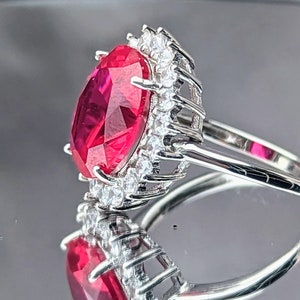 Hoge kwaliteit replica Eva Longoria Celebrity geïnspireerd Real Ruby AAA 5ct verlovingsring Halo 10x12mm ovaal geslepen damesring afbeelding 3