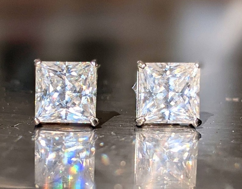 Gecertificeerde Moissanite oorbellen VVS sterling zilver of goud Princess Cut 6mm Stud Oorbellen 3ct april Birthstone oorbellen Womens verjaardagscadeau afbeelding 1