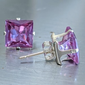 8 mm, 3 ct pro Stein, Alexandrit-Ohrstecker, Edelstein im Prinzessschliff, eleganter, feiner Schmuck, strahlender Solitär-Ohrring, ideal für ihr Weihnachtsgeschenk Bild 2