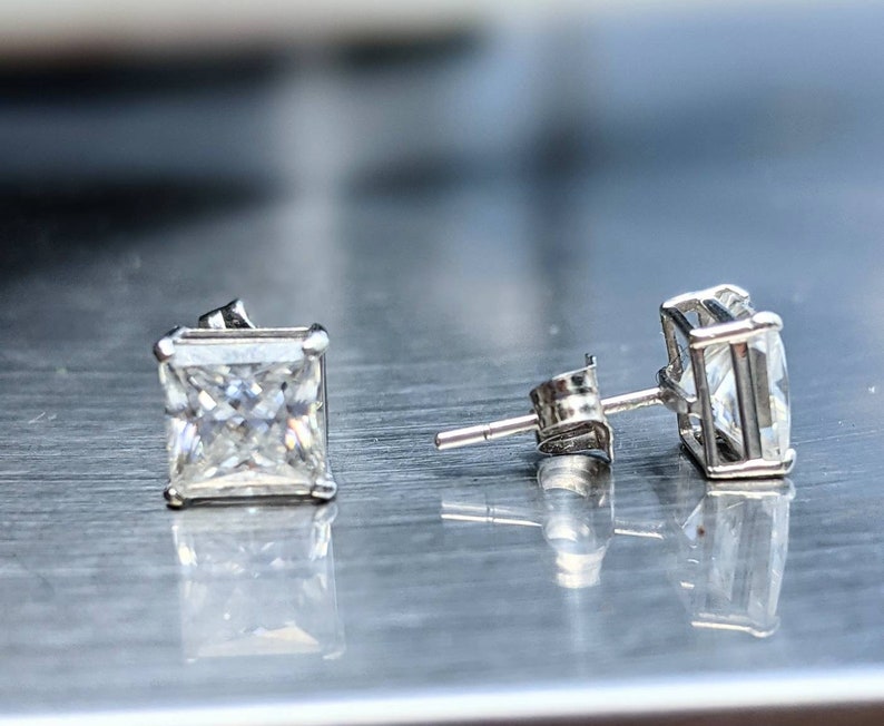 Gecertificeerde Moissanite oorbellen VVS sterling zilver of goud Princess Cut 6mm Stud Oorbellen 3ct april Birthstone oorbellen Womens verjaardagscadeau afbeelding 3