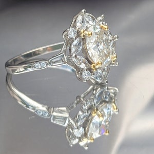 Encantador anillo de compromiso de moissanita certificado con halo floral: irradia amor eterno con un diamante de moissanita brillante impecable de 2,55 quilates imagen 2