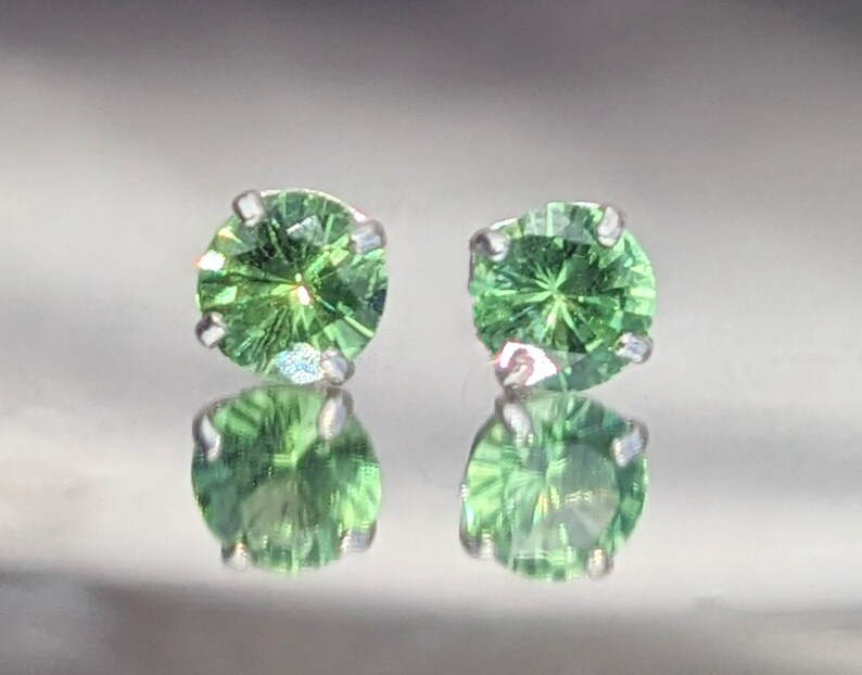 Genuine 4mm Green Tsavorite Garnet Stud Earrings Vibrant Natural Gemstone, January Birthstone, 14k Handmade Jewelry For Her Christmas Gift zdjęcie 4