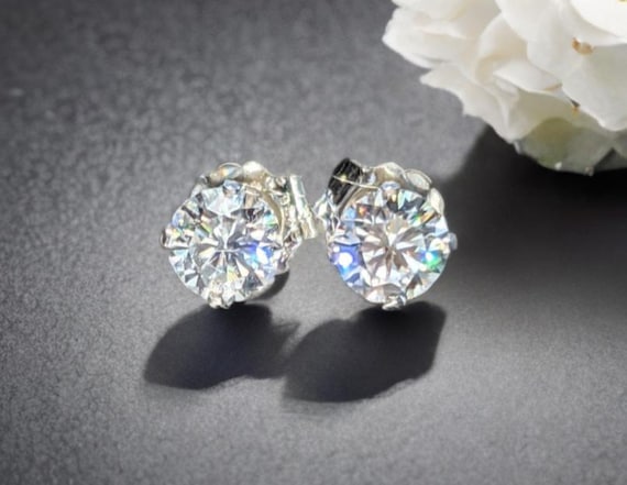 Borchie Oro Bianco 14k Orecchini Borchie Moissanite Taglio Principessa 1.05 Ct - Oro Bianco 14K Con Chiusura A Vite - Regalo Elegante Oro Bianco 14k Bottoni - Foto 5