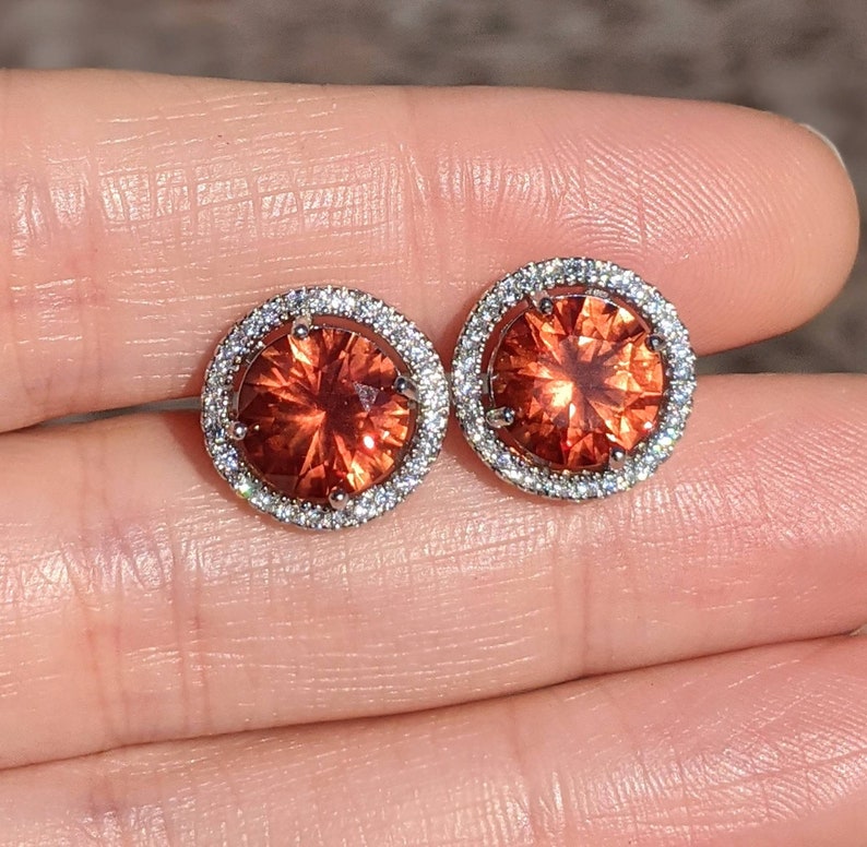 Pendientes de zafiro Padparadscha real de 8 mm de plata de ley de corte redondo con halo para regalo de Navidad de cumpleaños de mujer imagen 7