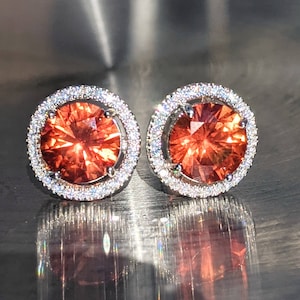 Pendientes de zafiro Padparadscha real de 8 mm de plata de ley de corte redondo con halo para regalo de Navidad de cumpleaños de mujer imagen 2