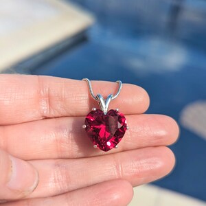 Crimson Heart Ruby Heart Solitaire Pendant 9.38ct Love Symbol Charm Bermuda Ruby Necklace Romantic Gift Part of the Black Collection 画像 6