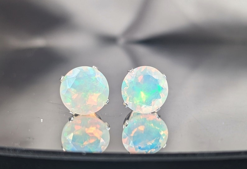 Natural Ethiopian White Fire Opal Stud Earrings 8mm Genuine Gemstone, Handcrafted Minimalist Jewelry Gift for Her Birthday, Christmas Gift 画像 1