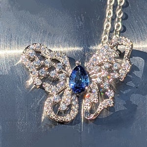 Natürliche blaue Saphir Halskette 14K Gold Diamant besetzt Blauer Schmetterling Anhänger Teardrop Natürlicher blauer Saphir Elegantes Schmuck Geschenk für Sie Bild 3