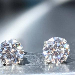 Aretes de diamantes de 6 mm y 1 quilate, piedras preciosas brillantes de talla redonda, accesorios de joyería elegantes, aretes de diamantes o moissanita genuinos para Navidad imagen 2