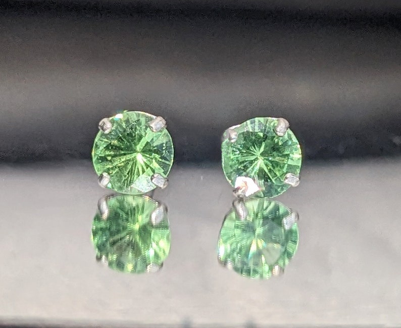 Genuine 4mm Green Tsavorite Garnet Stud Earrings Vibrant Natural Gemstone, January Birthstone, 14k Handmade Jewelry For Her Christmas Gift zdjęcie 3