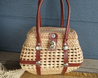 Vintage Wicker Purse with Metal Buckle Closure, Faux Leather Straps, Retro Wicker Bag, Boho Straw Handbag