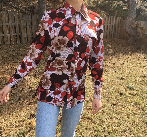 Vintage 1970s Floral Pattern Nylon Pointy Collared