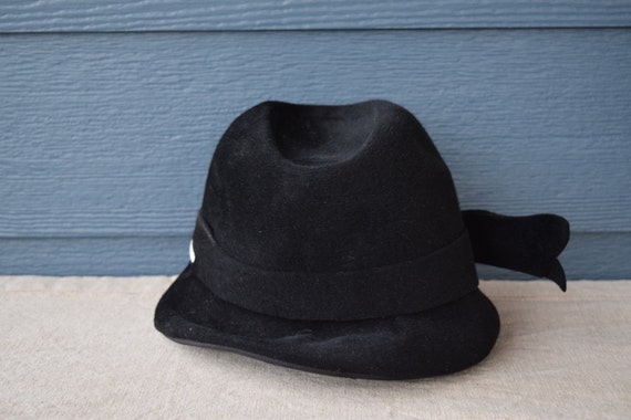 Vintage 1940s Lilly Dache Debs Black Felt Hat, Wh… - image 2