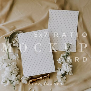 Romantische uitnodiging mockup suite, neutrale minimale mock up, bruiloft uitnodiging, digitale download, enkele 5 x 7 kaart mock up, Smart Object 024