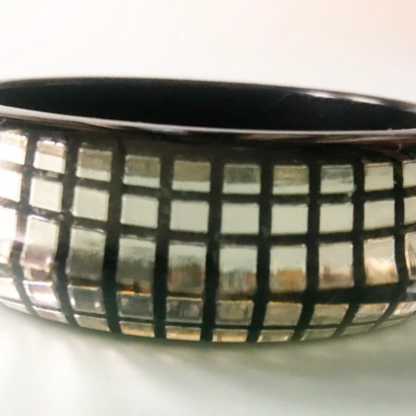 Vintage Chunky Rock and Roll Cuff Lucite Bracelet in Black and Metal Clear Face