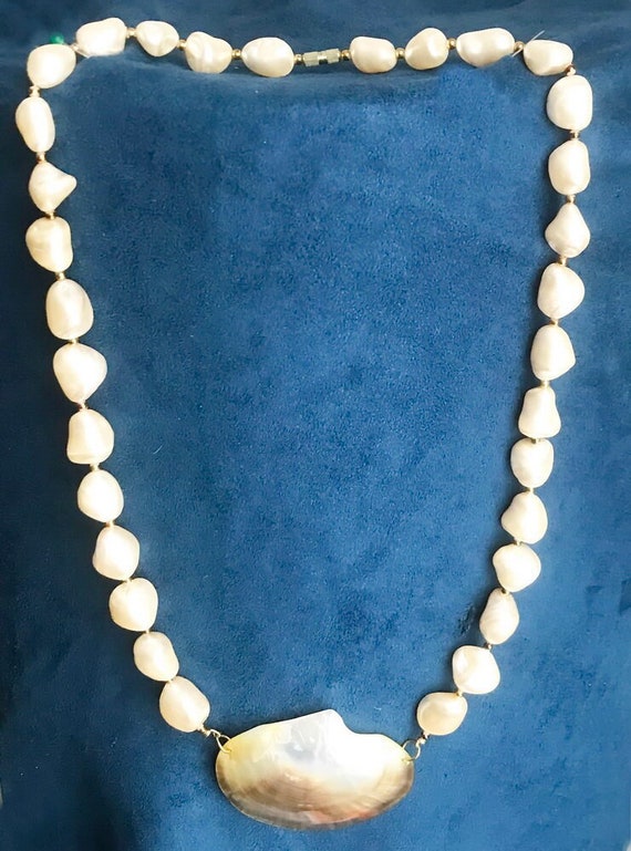 Vintage Baroque Cultured Pearl / Mother of Pearl S