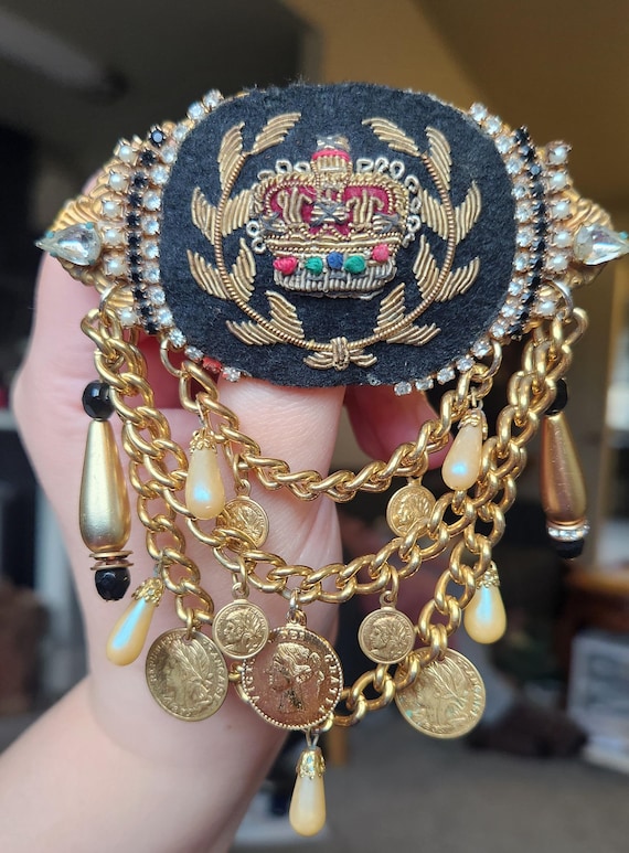 Vintage Family Crest Dangle Brooch