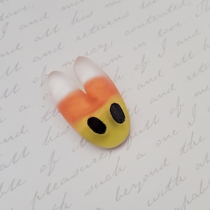 Candy Corn Hornet Pin - Hollow Knight Pins, Halloween Pins, Resin Pins, Silk Song, Hollow Knight Charms, Gifts for Gamers, Gifts for Him