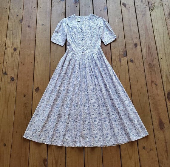 Laura Ashley size 6 vintage 80's pastel purple flo
