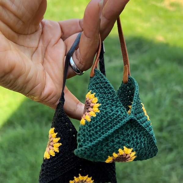 Crochet Sunflower Purse/Bag for Fashion Royalty, Barbie and other 12" dolls