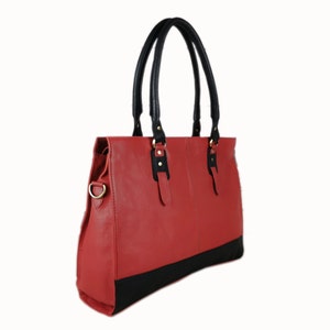 Leather travel bag for women