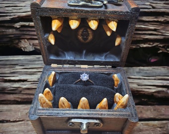 Dungeons and dragons Engagement ring mimic chest, wedding ring bearer, pilow ring box for wedding ceremony, wedding gift, special proposal