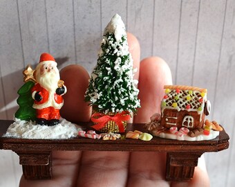 Dollhouse Miniature Christmas, Miniature regiment With tree, Santa, gingerbread house, scale one inch, miniature, Dollhouse Christmas