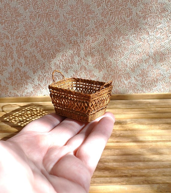 Dollhouse Miniature Wicker Basket 112 Miniature wicker Etsy