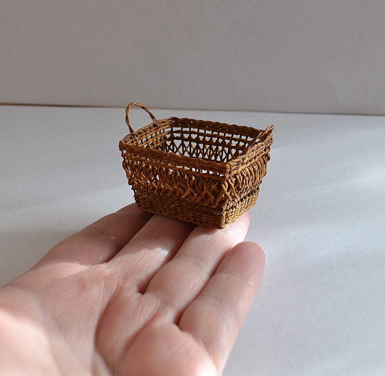 Dollhouse Miniature Wicker Basket 112 Miniature wicker Etsy