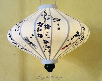 Hoi An bambulykta 35 cm - handmålad med blommönster och trollsländor, hemlampa