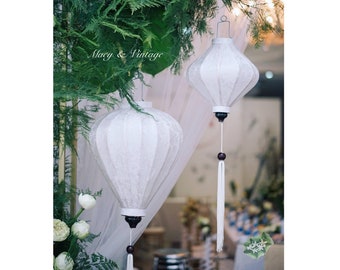 Set van 2 bamboe zijden lantaarns 35cm - Witte kleur met patroon. De decoratie van het huwelijk. Lantaarn voor verjaardagsdecoraties. Lanter voor decoratie