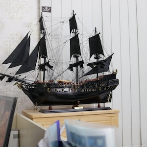 Black Pearl Model Ship Pirates of the Caribbean model ship Jack Sparrow ship Wooden Model Ship Size 24 or 32 image 3