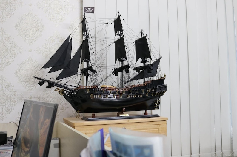 Black Pearl Model Ship Pirates of the Caribbean model ship Jack Sparrow ship Wooden Model Ship Size 24 or 32 image 3