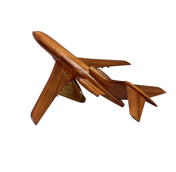 Cuenco de madera de avión londinense decorativo y poco profundo