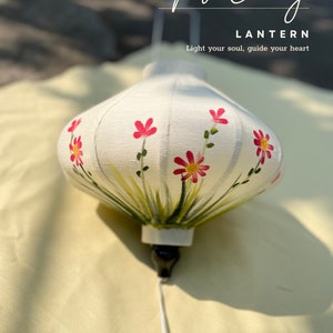 Vietnamesische Windlichter 35cm - Handbemalen mit Blume - Bambus Klapplaterne - Windlicht für Garten, Windlichter für Zuhause