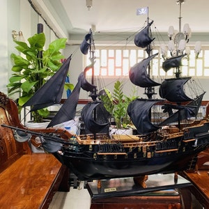 Black Pearl Model Ship Pirates of the Caribbean model ship Jack Sparrow ship Wooden Model Ship Size 24 or 32 image 1