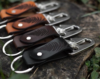 HK Leather keyring with engraved fern, leather keyholder as a perfect gift for outdoorsman, adventurer or traveler, HK clip, gift for men