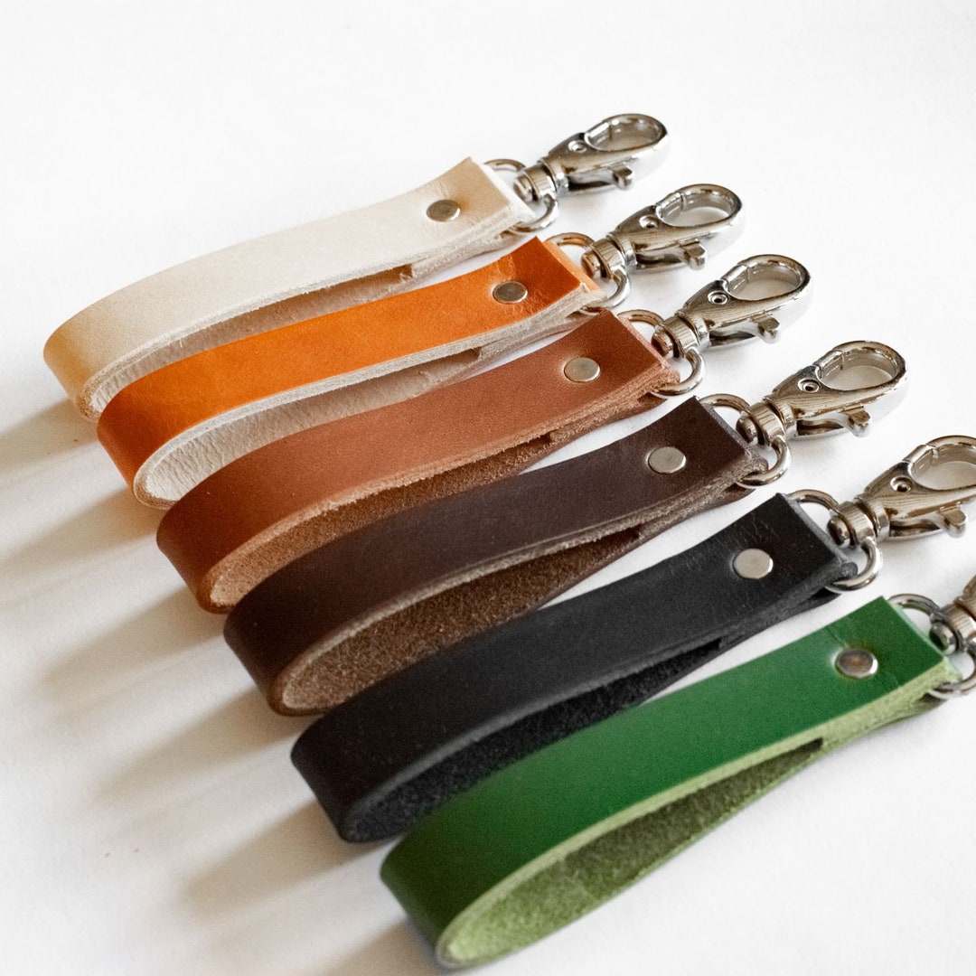 Minimalist Leather Keychain LEO, Minimal Keyholder, Gift for Him, Gift ...