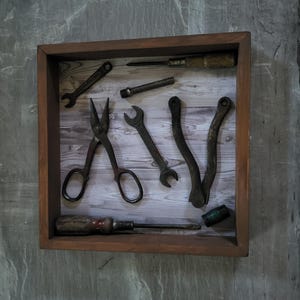 Caixa de sombra para ferramentas vintage