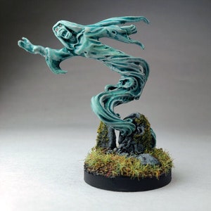 Ghost / Painted Reaper bones miniature / Dungeons and Dragons D&D DnD Pathfinder Frostgrave Pathfinder / Feypainting