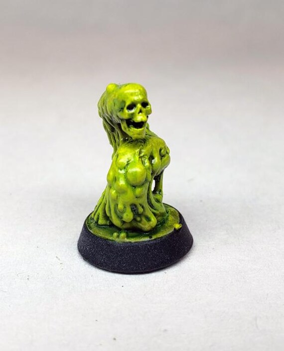 Painted Death Slime Resin Miniature Skull Head Dungeon Vermin