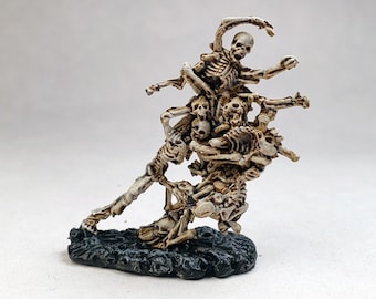 Bone fiend skeletal swarm construct / Painted Reaper bones miniature / DnD Pathfinder Frostgrave WFB RPG AOS wargaming Feypainting