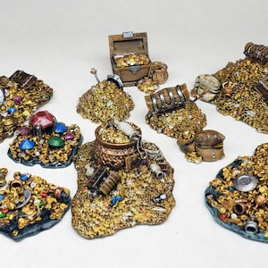 Painted treasure hoard chest loot tabletop board game terrain / Reaper bones miniature D&D DnD Pathfinder Frostgrave wargaming / Feypainting