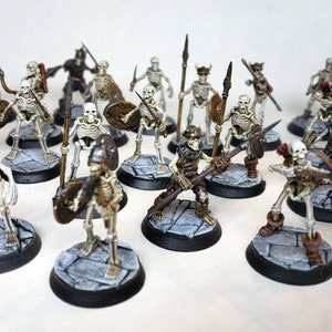 Painted skeleton crypt army / painted resin miniatures DnD Pathfinder Gloomhaven Frostgrave tabletop wargame Vae Victis D&D RPG Feypainting
