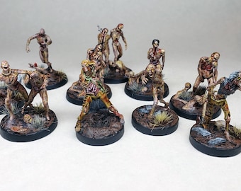 Painted zombies and undead horde for D&D / Tabletop monsters Terrain scenery miniature Reaper RPG DnD wargaming Pathfinder Frostgrave witch