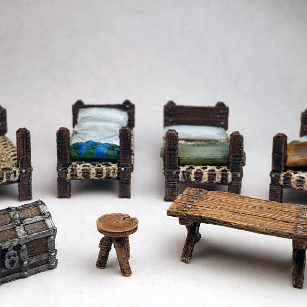 Painted bed table stool chest furniture (prison, barracks, dungeon, tavern, dorm) / Tiny Terrain miniatures D&D / DnD Pathfinder Frostgrave