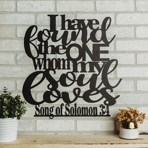 Spanish Bible Verse Song of Solomon 8:7 Spanish Vinyl Wall Decal by Wild Eyes Signs Cantares 8 Las muchas aguas no podran apagar el amor SOS8V7-0001 The many waters cannot quench love