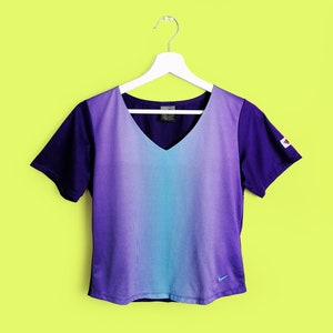 Vintage 90&#39;s Y2K NIKE Dri-Fit Fitness Stretch Sport Athletic Top T-shirt  Purple Ombre Workwout Women Top - size S-M